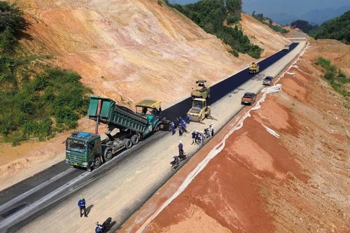 Dự án đường Hồ Chí Minh qua Tuyên Quang, Thái Nguyên lùi mốc hoàn thành sang quý III/2026