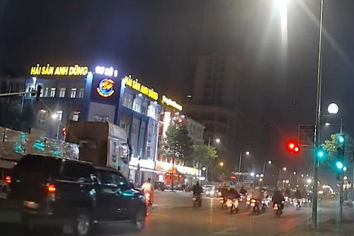 Nguy hiểm khi đi vào vùng điểm mù xe tải