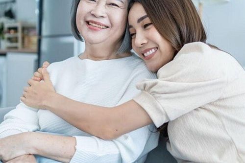 Chị gái giành quyền nuôi mẹ chồng lương hưu 15 triệu/tháng, tôi âm thầm nghĩ ra một cách khiến chị chịu thua