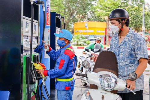 Ngày mai, giá xăng dự báo quay đầu tăng