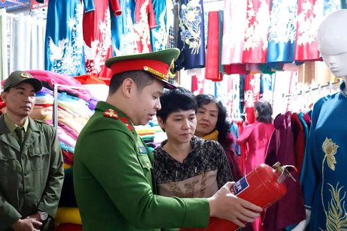 Siết chặt công tác phòng cháy tại các chợ và làng nghề dịp cuối năm