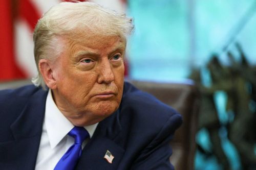 Ông Trump nói Iran đang 'hạ nhiệt', Tehran đóng cửa không phận