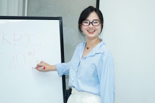 Doanh nghiệp 'giữ chân' nhân sự bằng lộ trình thăng tiến rõ ràng