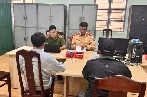 Gia Lai: Phạt 3 xe khách gần 150 triệu đồng vì hành vi tạt đầu, tranh giành khách