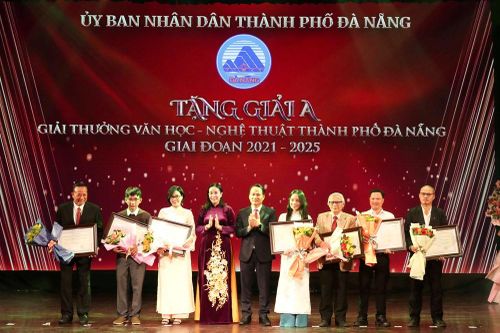 Đà Nẵng trao Giải thưởng Văn học - Nghệ thuật giai đoạn 2021 - 2025