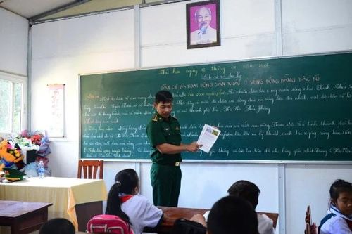 Lớp học đặc biệt trên đảo Hòn Chuối
