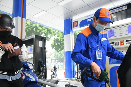 Giá xăng, dầu tăng nhẹ tại kỳ điều hành ngày 15/1