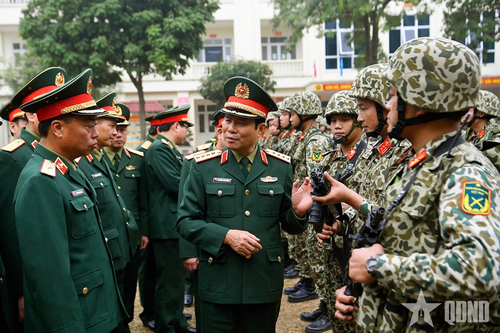 Đại tướng Nguyễn Tân Cương kiểm tra công tác sẵn sàng chiến đấu bảo vệ Đại hội XIV của Đảng