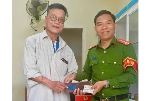 Tìm tài sản và trao trả cho người dân