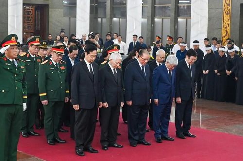 Tiễn biệt vị tướng tài năng, đức độ, trung hiếu