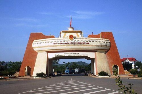 Việt Nam đang là đối tác thương mại thứ 3 của Lào