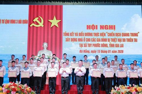 Cán bộ, chiến sĩ Vùng 3 Hải quân xây 6 căn nhà cho người dân trong 35 ngày
