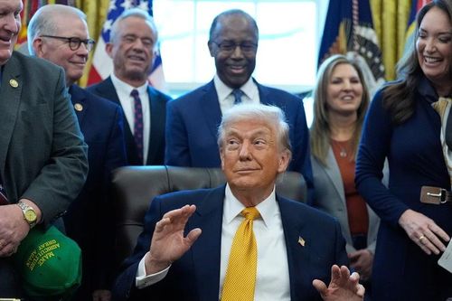 Tổng thống Mỹ Trump điện đàm với quyền Tổng thống Venezuela