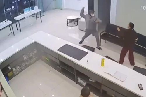 Tên cướp cửa hàng điện thoại ở Nghệ An đã bị bắt tại TPHCM