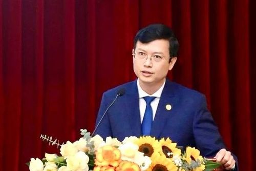 Giới thiệu chức danh tân Giám đốc Sở GD&ĐT Hà Nội