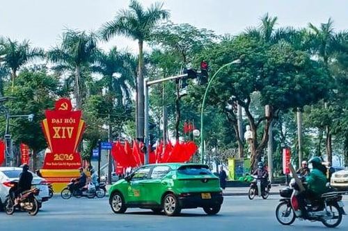Hà Nội rực rỡ sắc màu chào đón Đại hội Đảng toàn quốc lần thứ XIV