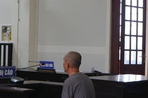 Tổ chức đưa người vượt biên sang Trung Quốc, lĩnh 12 tháng tù treo