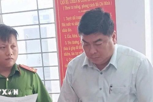 Hoãn phiên tòa xét xử ba cựu Phó Chủ tịch UBND thành phố Long Xuyên và đồng phạm