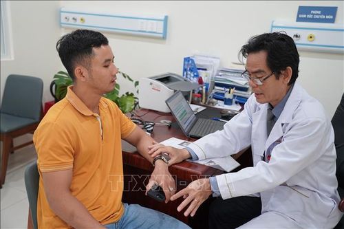 Phát triển hạ tầng y tế, nâng cao chất lượng chăm sóc sức khỏe nhân dân