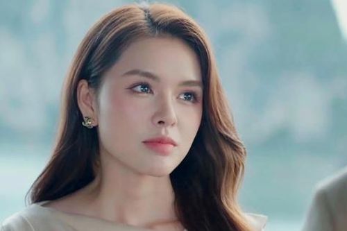 'Tình trẻ' của Mạnh Trường trong Lằn ranh, 'làn gió mới' trong dàn mỹ nhân của VFC