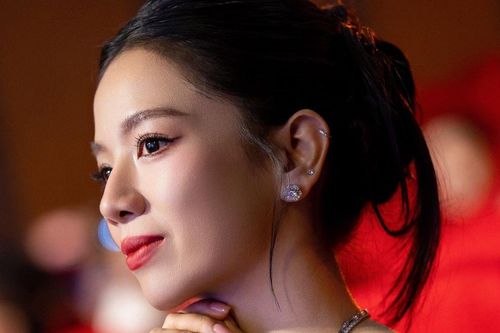 Mỹ nhân Mưa Đỏ liên tục gây 'náo loạn' dạo gần đây, fan đồng loạt đề nghị làm điều này