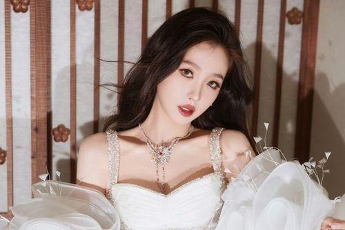 Dấu hỏi chấm dành cho Ngu Thư Hân