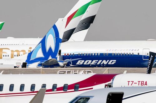 Lần đầu tiên sau 7 năm, Boeing bán được nhiều máy bay hơn Airbus