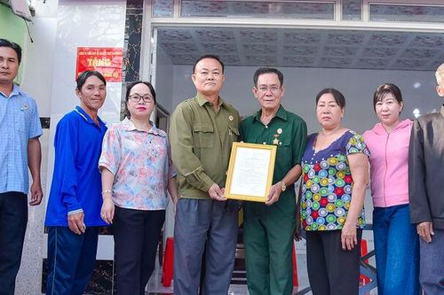 Xã Giang Thành bàn giao nhà Nghĩa tình đồng đội