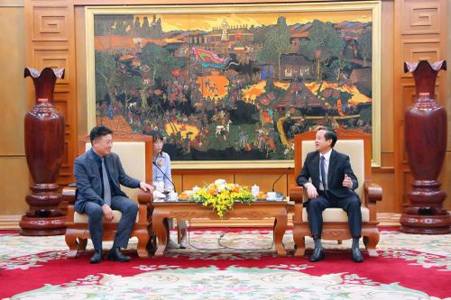 Chủ tịch UBND tỉnh Bắc Ninh Phạm Hoàng Sơn làm việc với lãnh đạo Tập đoàn Seojin System (Hàn Quốc)