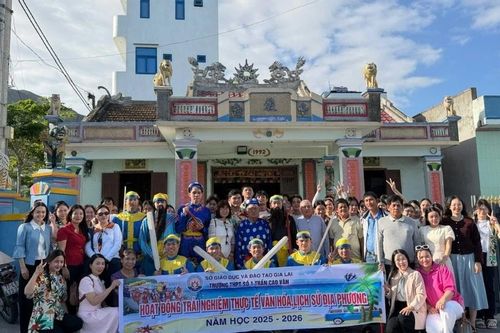 'Văn hóa soi đường cho quốc dân đi'