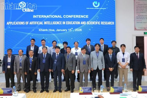 Trường Đại học Khánh Hòa tổ chức Hội thảo khoa học quốc tế 'Ứng dụng AI trong đào tạo và nghiên cứu khoa học'