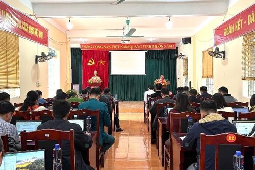 Khoen On: Quán triệt các văn bản mới của Trung ương, của Tỉnh ủy