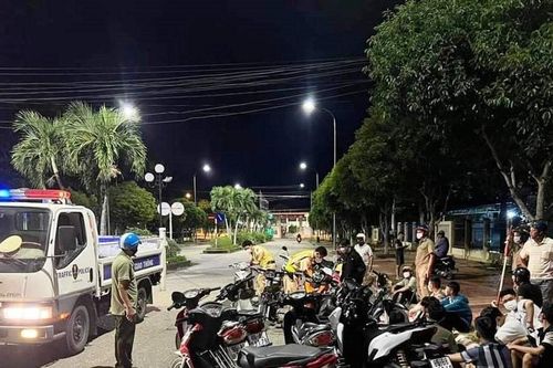 Coi chừng đi tù vì mang dao dưới cốp xe