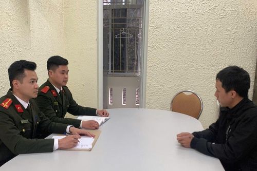 Cao Bằng: Khởi tố đối tượng tự lắp ráp và rao bán súng quân dụng trên mạng xã hội