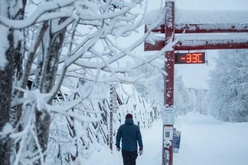 Lapland rét kỷ lục âm 37 độ C: Hàng nghìn du khách kẹt lại quê hương ông già Noel