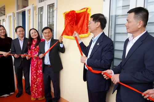 Khánh thành phòng thực hành giáo dục STEM tại các trường học