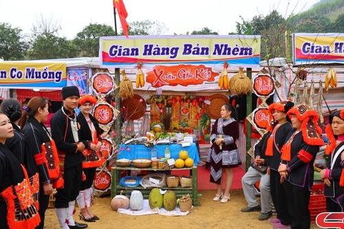 Nhiều hoạt động sôi nổi tại Lễ hội Tết cổ truyền dân tộc Mông xã Chiềng Sại