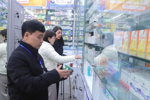 Kiểm tra, giám sát chất lượng thuốc, mỹ phẩm và thực phẩm trên địa bàn phường Nùng Trí Cao và Thục Phán