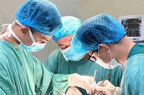 Vết loét lưỡi tưởng lành tính, một năm sau phát hiện ung thư di căn