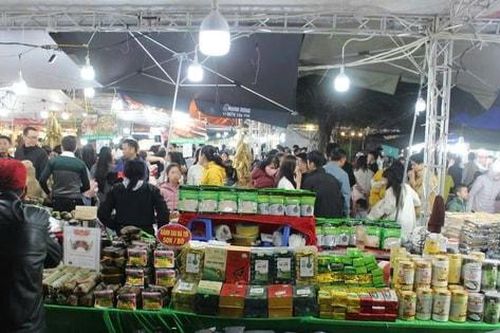 Gần 100 gian hàng tham gia hội chợ kết nối sản phẩm OCOP phường Phú Lương