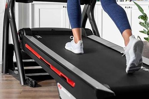 12-3-30: Cơn sốt đi bộ dốc đang 'càn quét' giới fitness có thực sự hiệu quả?