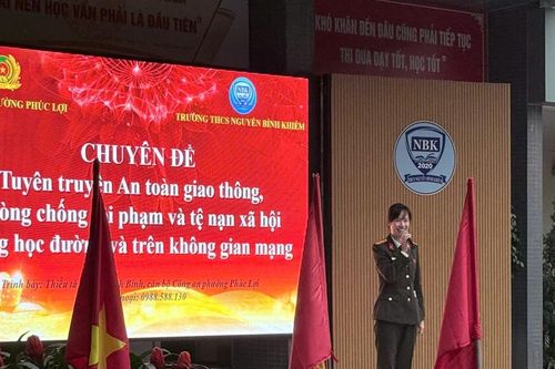 Trang bị 'lá chắn an toàn' cho học sinh từ cổng trường đến không gian mạng