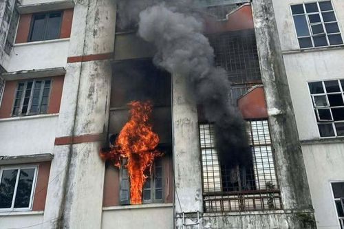 Hiện trường vụ cháy chung cư ở Nghệ An