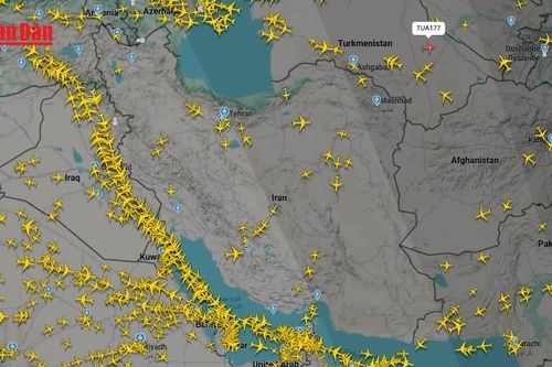 Các hãng hàng không vẫn tránh, dù Iran mở cửa không phận trở lại