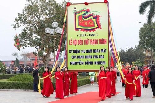 Trang trọng Lễ hội Đền Trạng Trình Nguyễn Bỉnh Khiêm