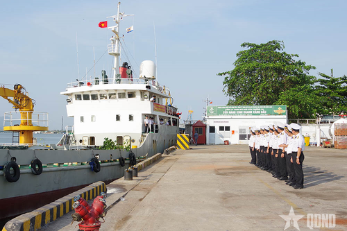 Hải đoàn 129 thăm, chúc Tết cán bộ, chiến sĩ và nhân dân Đặc khu Trường Sa