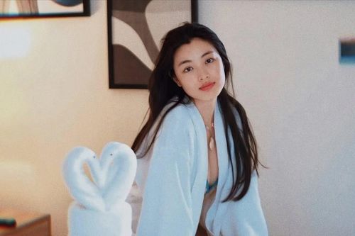 Người đẹp Phạm Nguyễn Lan Thy thư thái tận hưởng kỳ nghỉ dưỡng tại Nha Trang