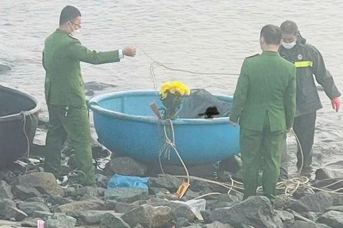 Phát hiện thi thể nam giới trôi dạt trên vùng biển Hà Tĩnh