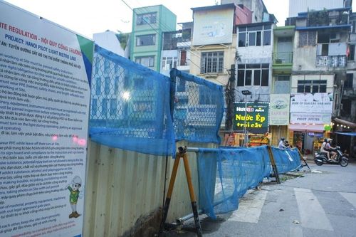 Giảm ùn tắc khi thu gọn rào chắn thi công đường sắt đô thị Nhổn - Ga Hà Nội