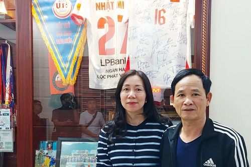 Về thăm nhà, nghe phụ huynh kể chuyện Nhật Minh U23 Việt Nam